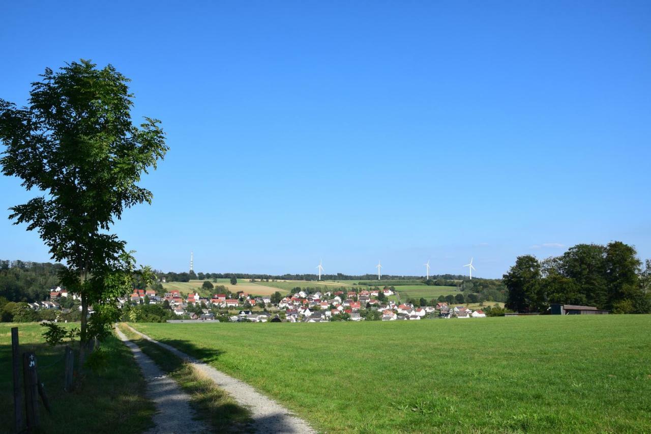 Moderne Und Sehr Gemuetliche Ferienwohnung Wattenbach Esterno foto