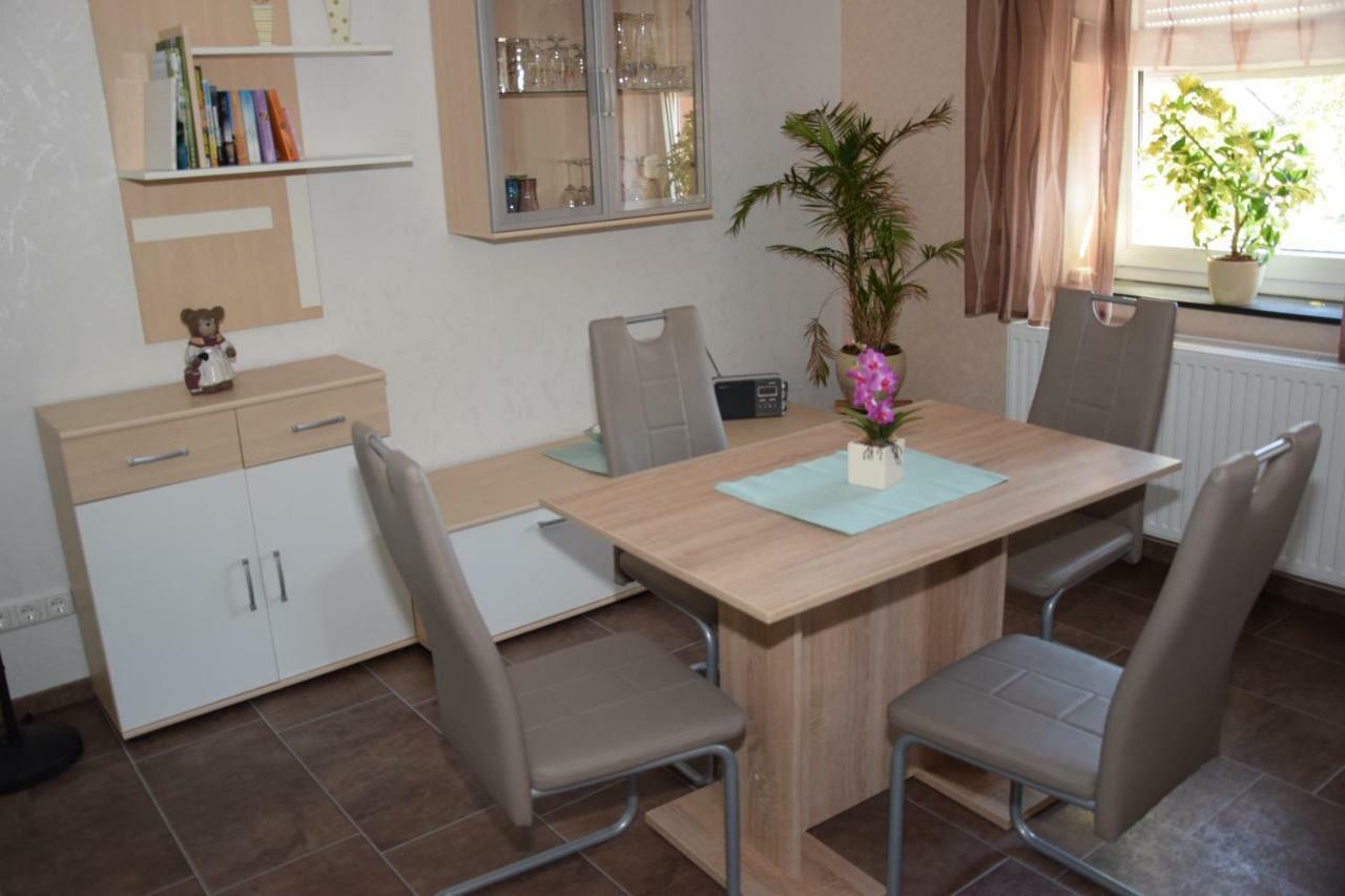 Moderne Und Sehr Gemuetliche Ferienwohnung Wattenbach Esterno foto